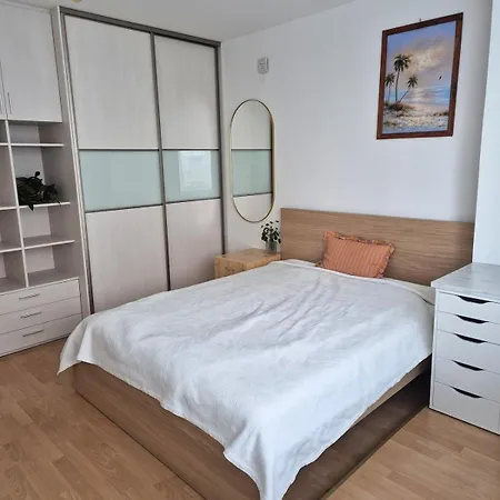 New, Modern And Cozy 2 Bedroom With Balcony *