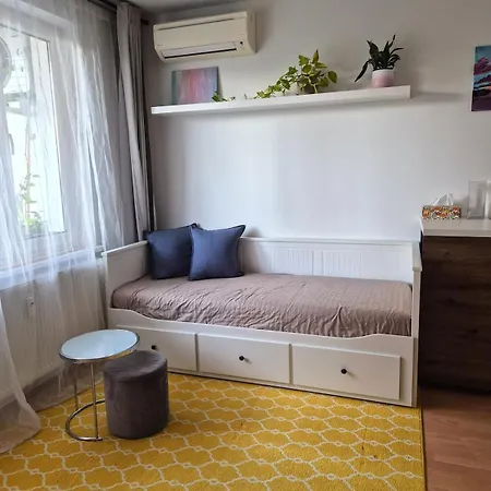 New, Modern And Cozy 2 Bedroom With Balcony *
