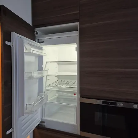 Διαμέρισμα New, Modern And Cozy 2 Bedroom With Balcony *
